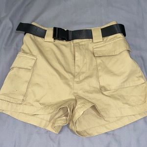 Aritzia cargo shorts